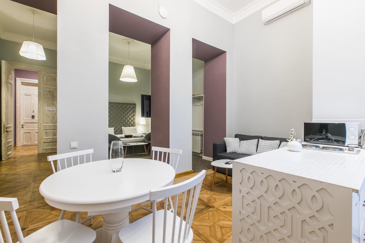 Kuxos Apartment On Machabeli Street Тбилиси Екстериор снимка