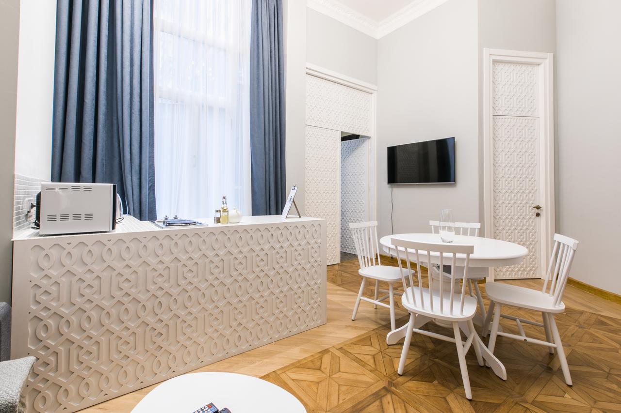 Kuxos Apartment On Machabeli Street Тбилиси Екстериор снимка