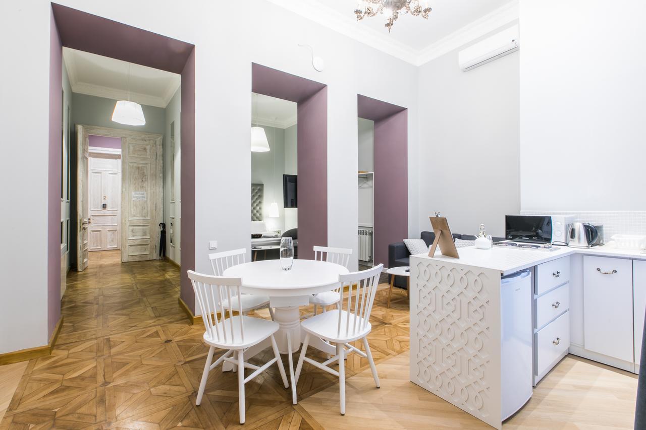 Kuxos Apartment On Machabeli Street Тбилиси Екстериор снимка